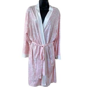 Carole Hochman Pastel Pink and White Floral Lightweight Robe with Pockets
